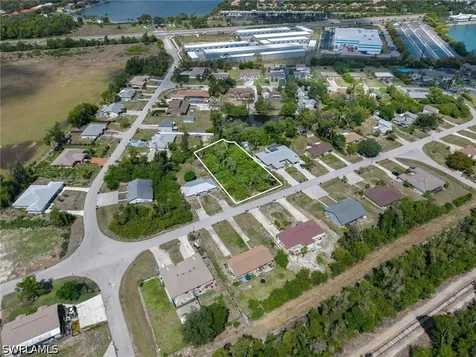 17424/426 Carnegie Circle Circle E Fort Myers FL 33967