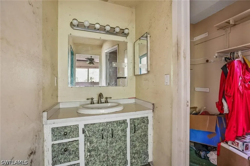 13231 5th Street Fort Myers FL 33905