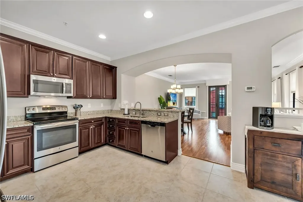 9066 Albion Lane N Naples FL 34113