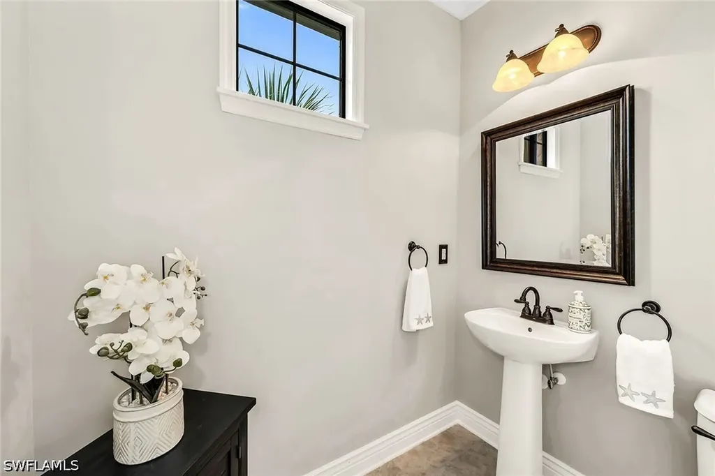 9066 Albion Lane N Naples FL 34113