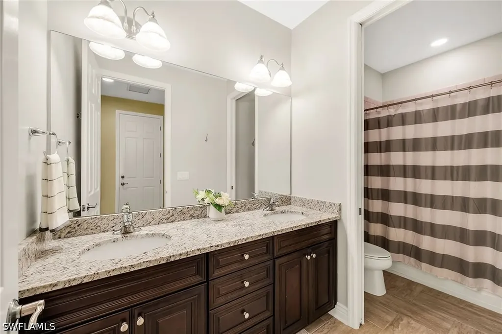 9066 Albion Lane N Naples FL 34113