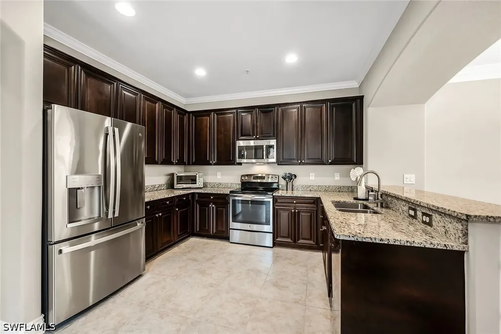 9066 Albion Lane N Naples FL 34113