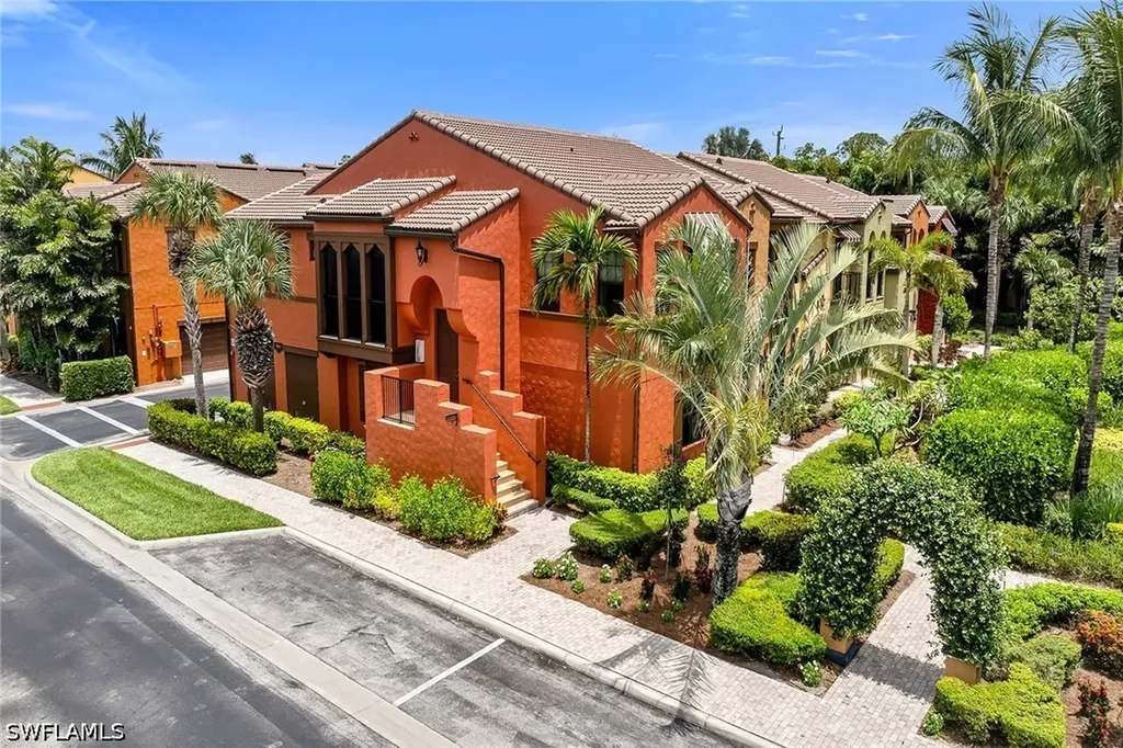 9066 Albion Lane N Naples FL 34113