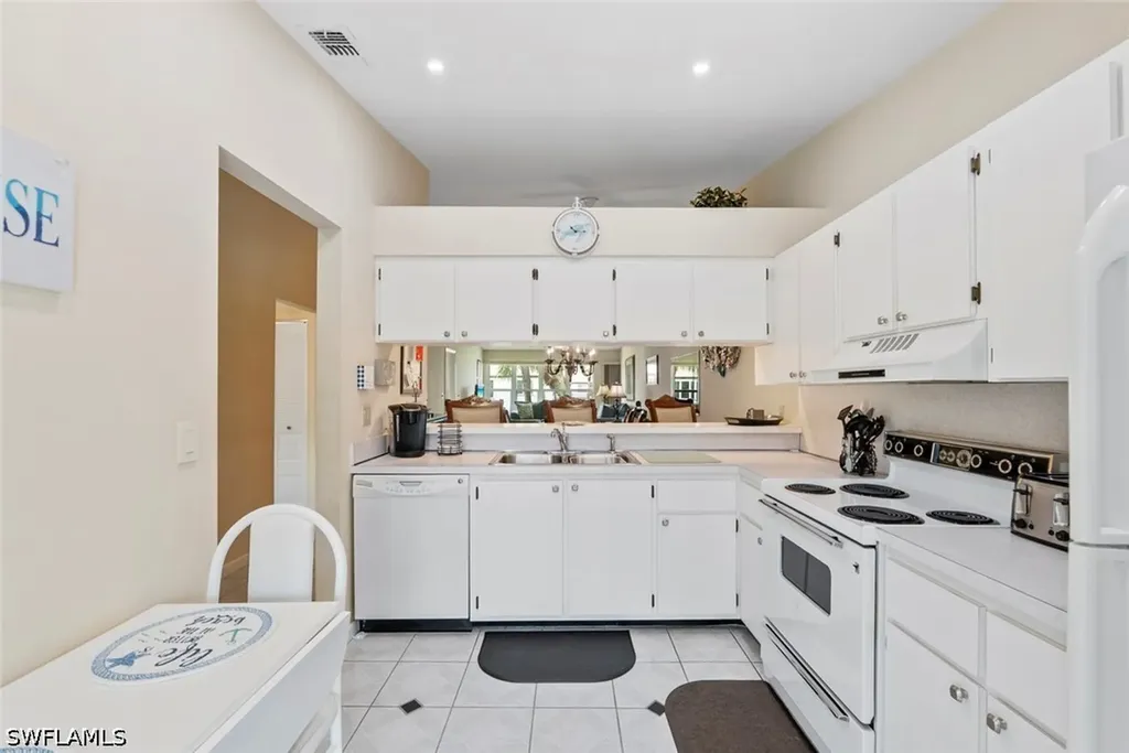 3532 Antarctic Circle Naples FL 34112