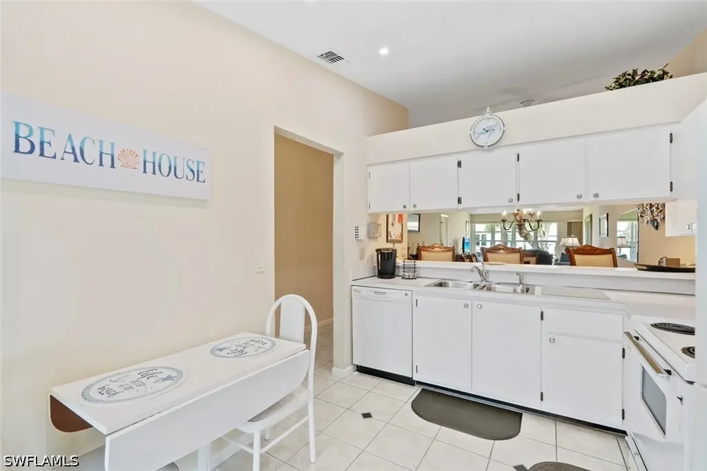 3532 Antarctic Circle Naples FL 34112