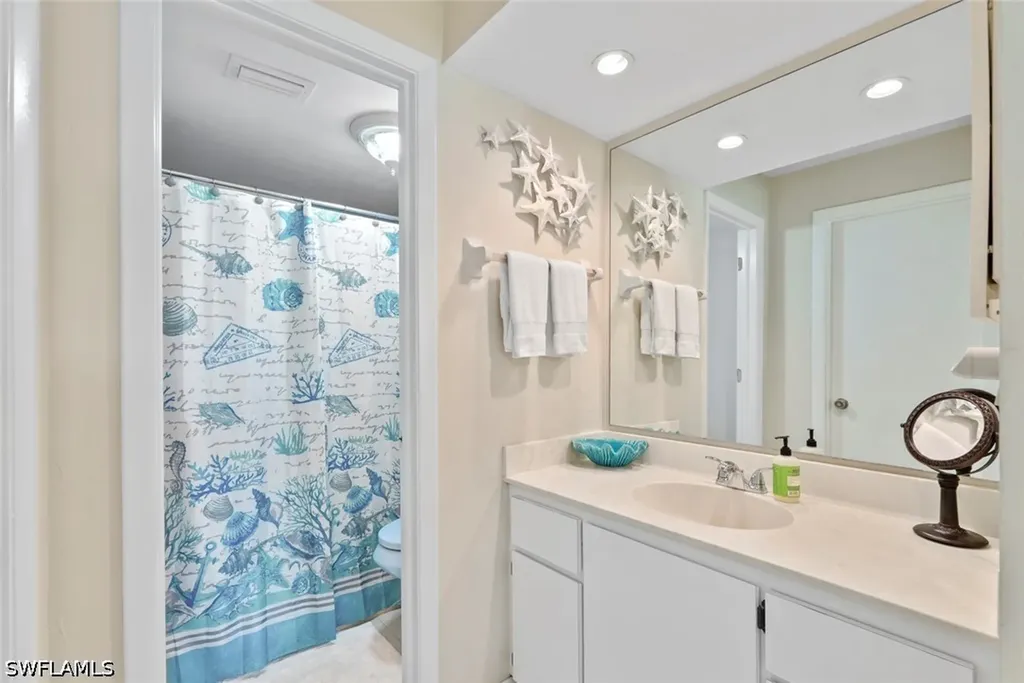 3532 Antarctic Circle Naples FL 34112