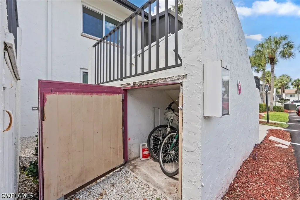 3532 Antarctic Circle Naples FL 34112