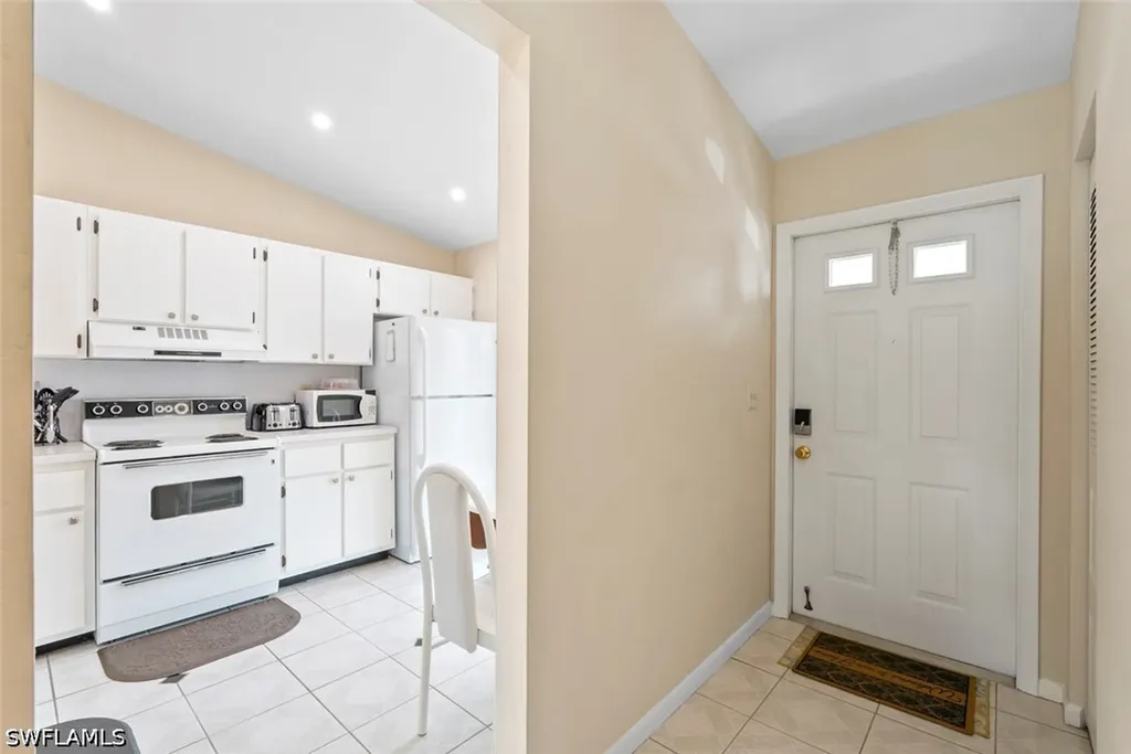 3532 Antarctic Circle Naples FL 34112