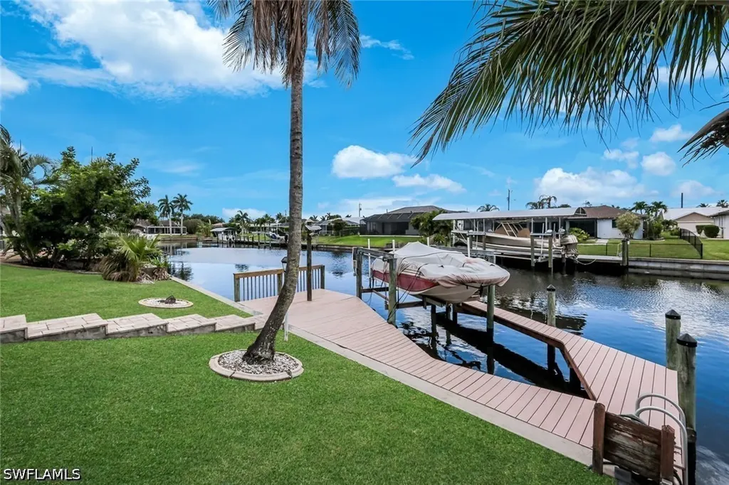 3712 SE 17th Place Cape Coral FL 33904