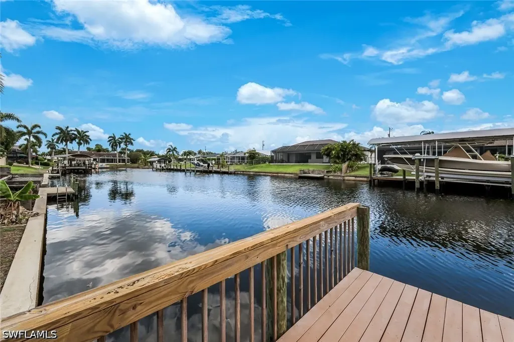 3712 SE 17th Place Cape Coral FL 33904