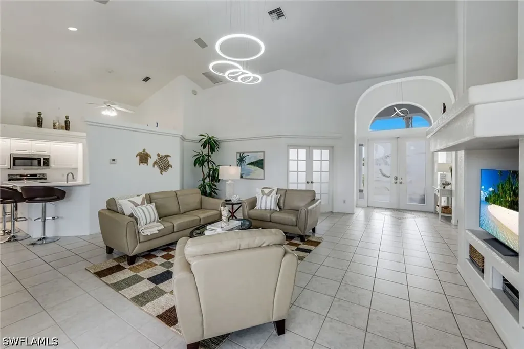 3712 SE 17th Place Cape Coral FL 33904