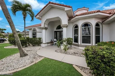 3712 SE 17th Place Cape Coral FL 33904