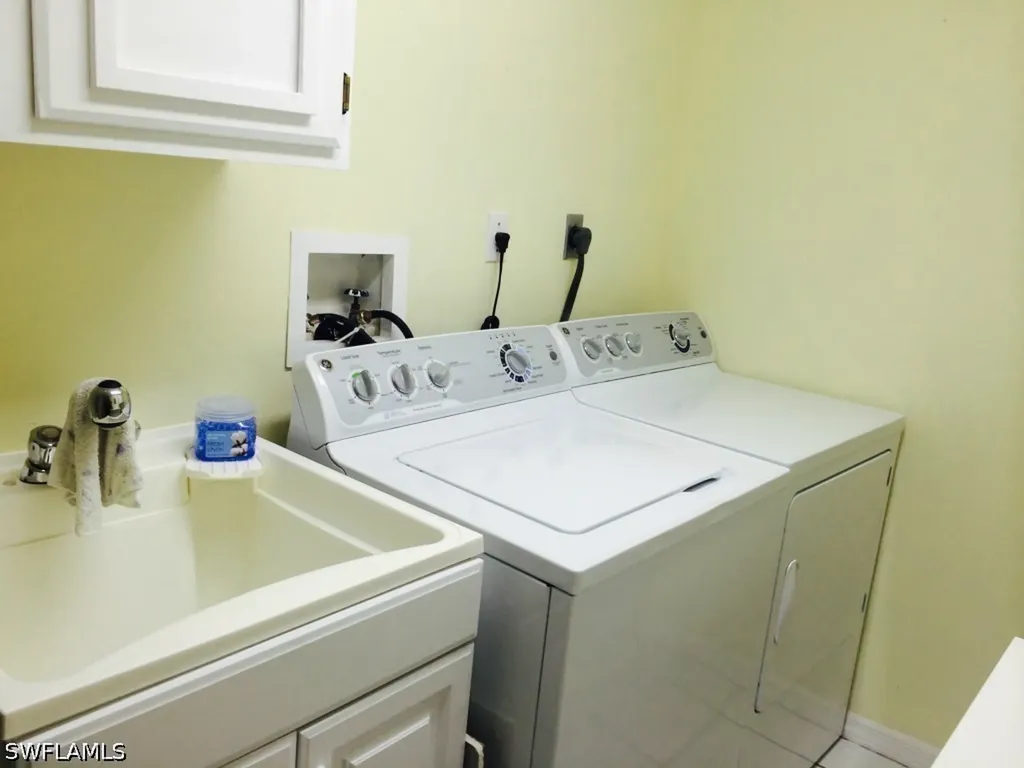 717 Landover Circle Naples FL 34104