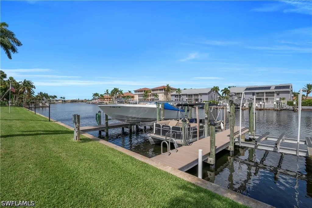4613 SE 5th Avenue Cape Coral FL 33904