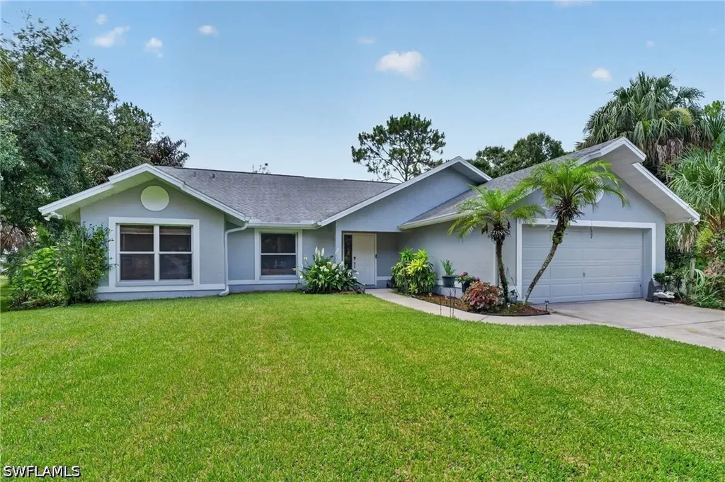 2581 4th Avenue NE Naples FL 34120