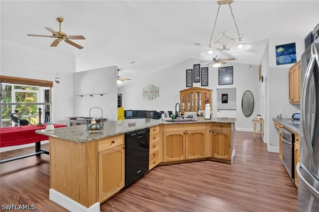 2581 4th Avenue NE Naples FL 34120