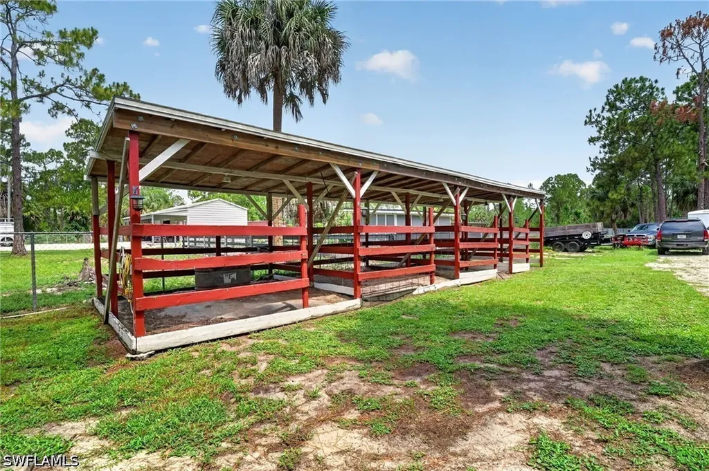 2581 4th Avenue NE Naples FL 34120