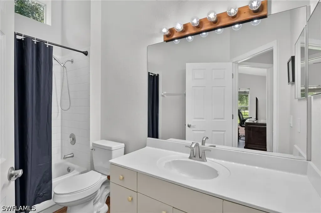 2581 4th Avenue NE Naples FL 34120