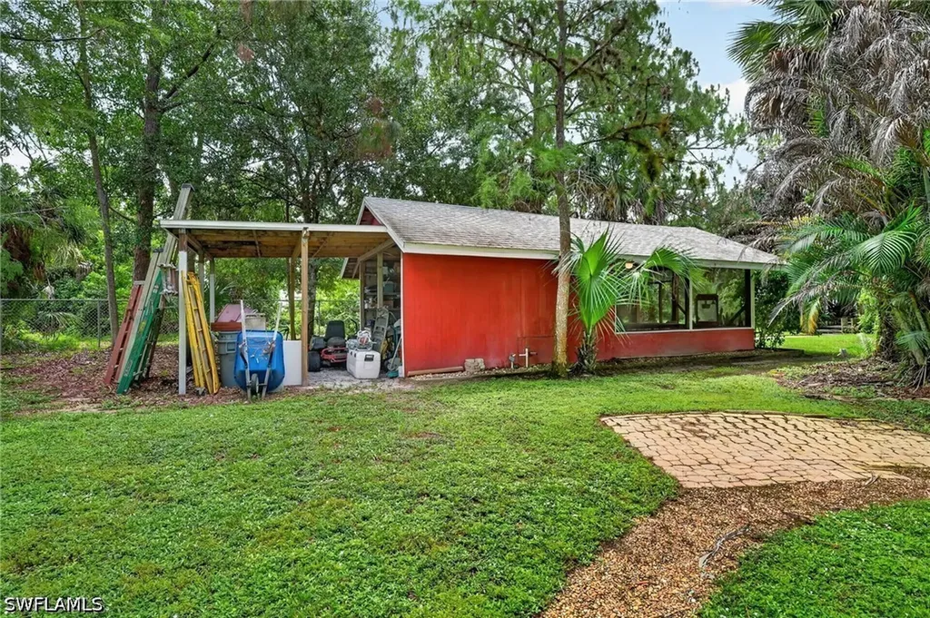 2581 4th Avenue NE Naples FL 34120