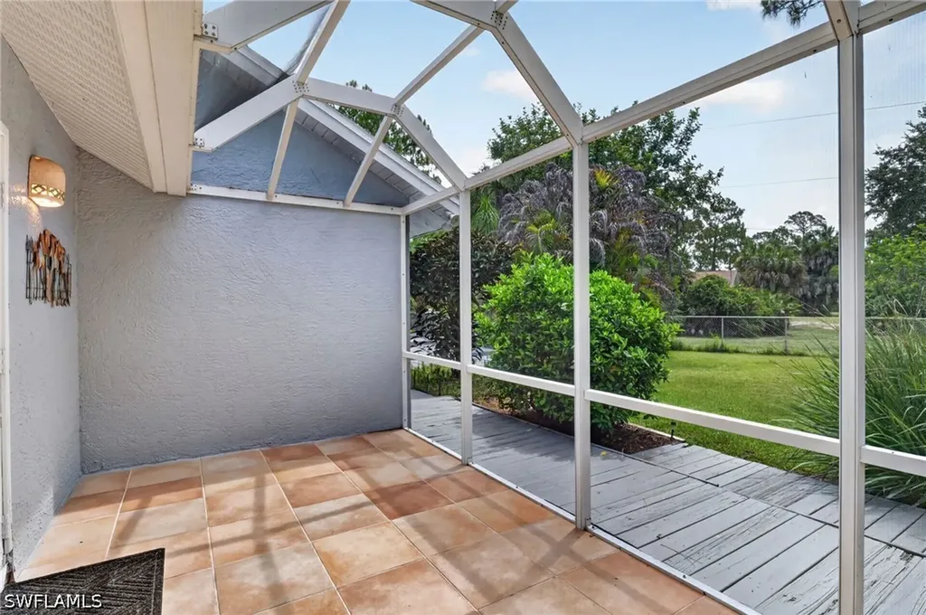 2581 4th Avenue NE Naples FL 34120