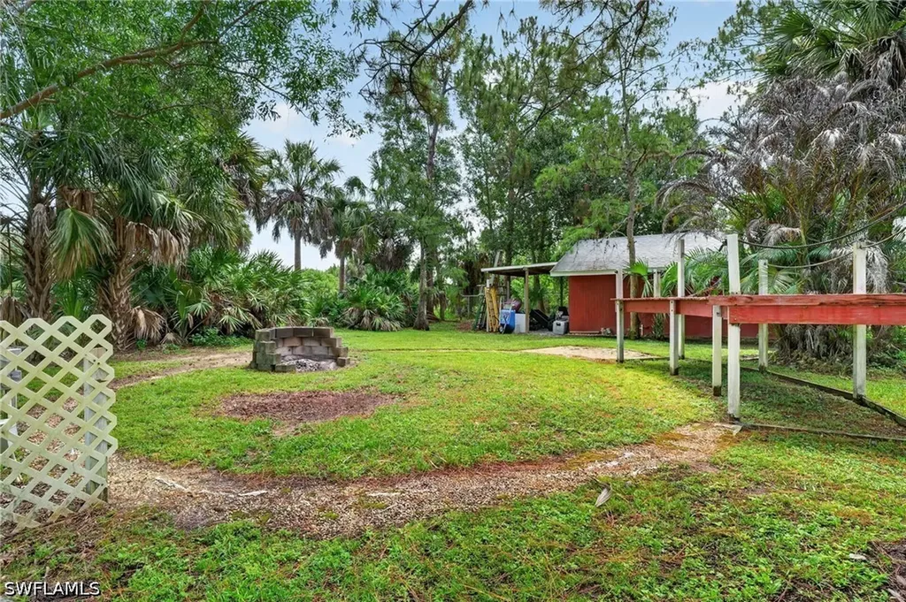 2581 4th Avenue NE Naples FL 34120
