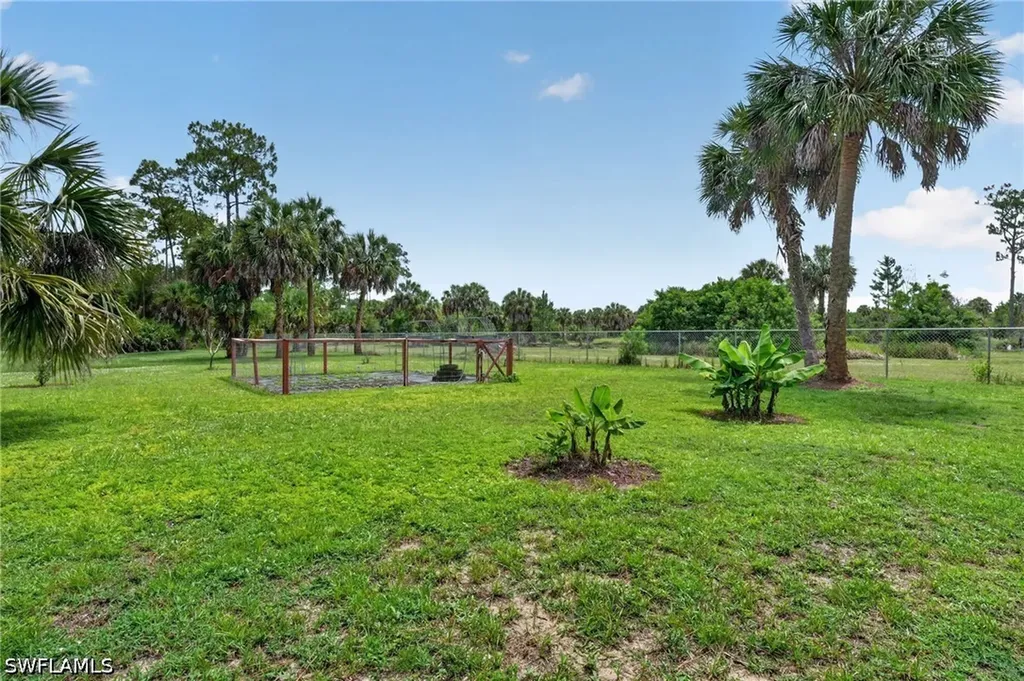 2581 4th Avenue NE Naples FL 34120