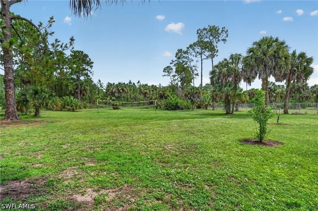 2581 4th Avenue NE Naples FL 34120