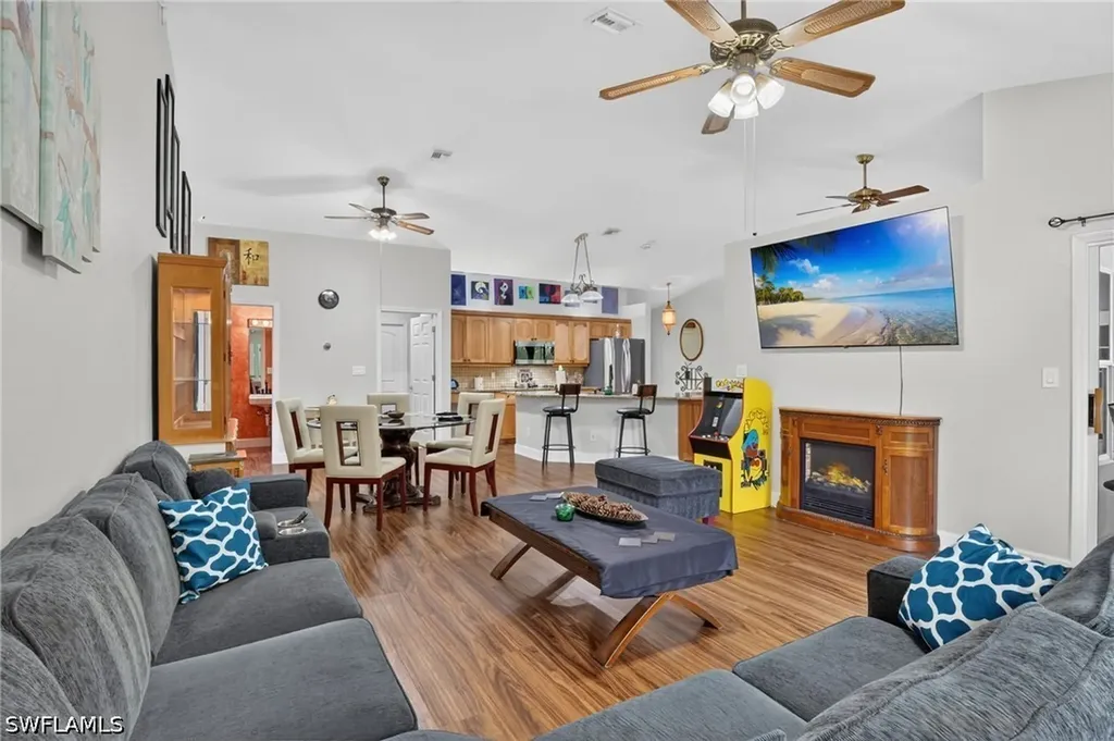2581 4th Avenue NE Naples FL 34120