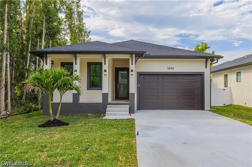 Naples FL, 3098 Pine Tree Drive