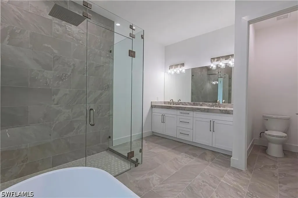 3098 Pine Tree Drive Naples FL 34112