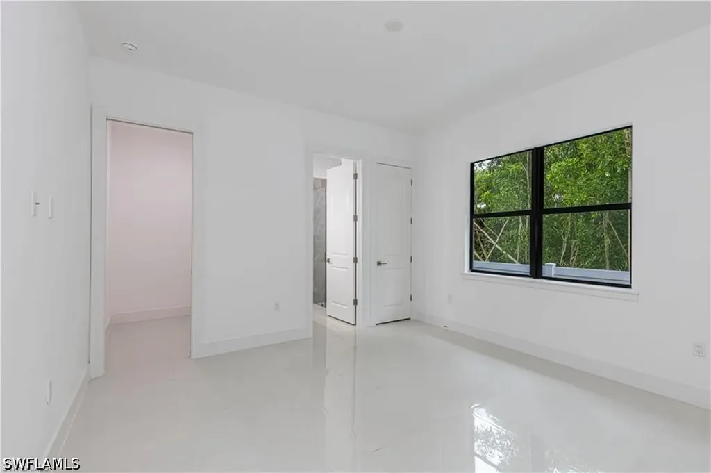 3098 Pine Tree Drive Naples FL 34112