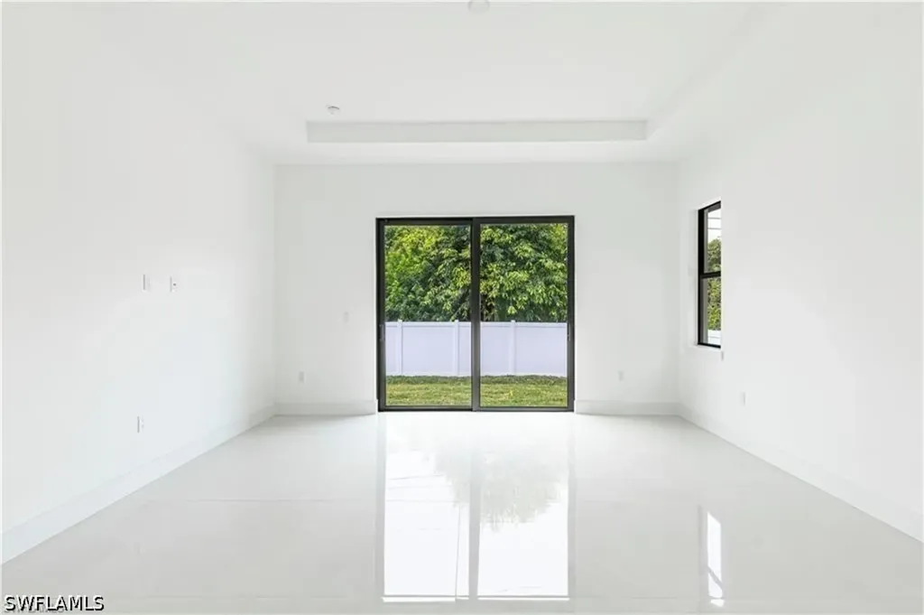 3098 Pine Tree Drive Naples FL 34112