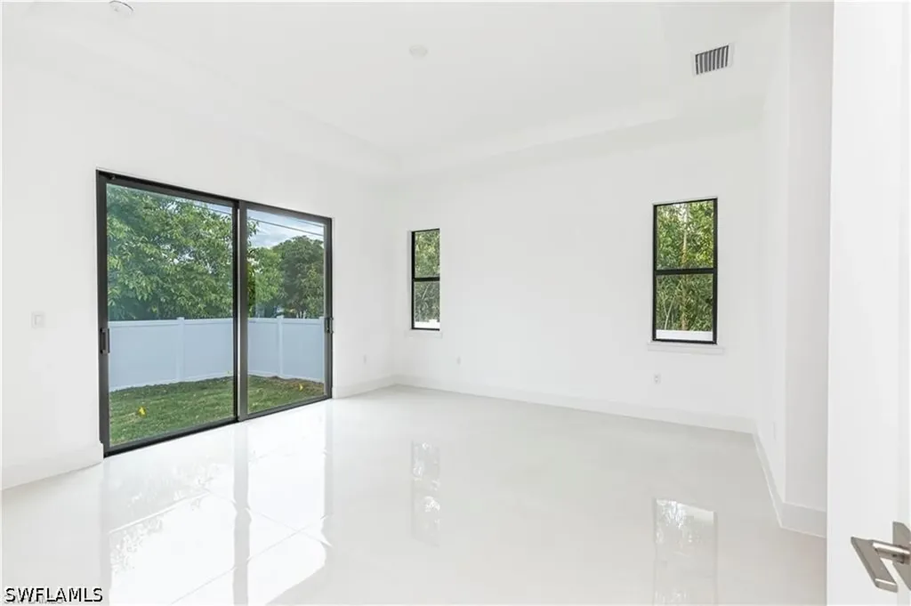 3098 Pine Tree Drive Naples FL 34112