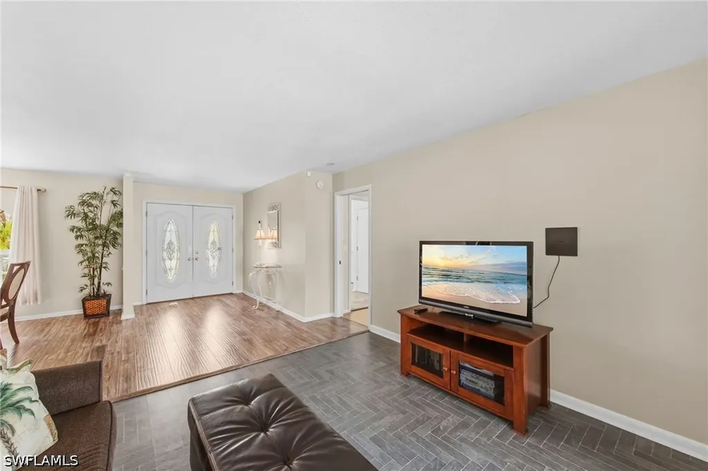 3410 Country Club Boulevard Cape Coral FL 33904
