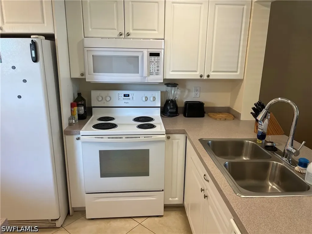 1085 Forest Lakes Drive Naples FL 34105