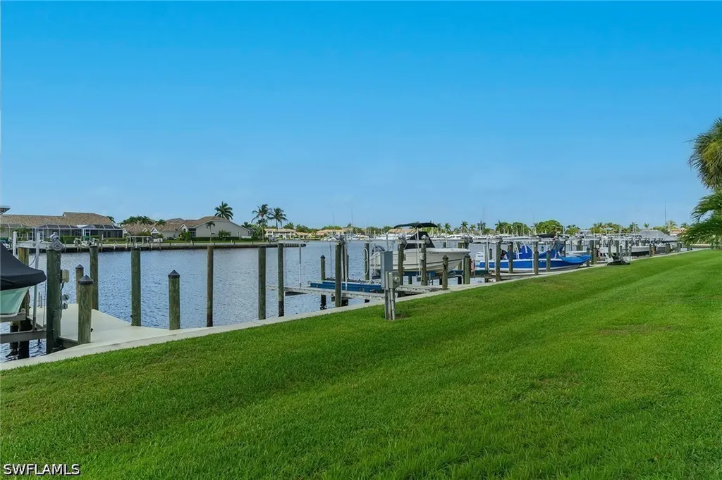 370 Stella Maris Drive N Naples FL 34114