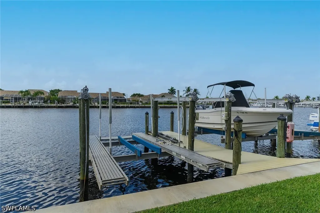 370 Stella Maris Drive N Naples FL 34114