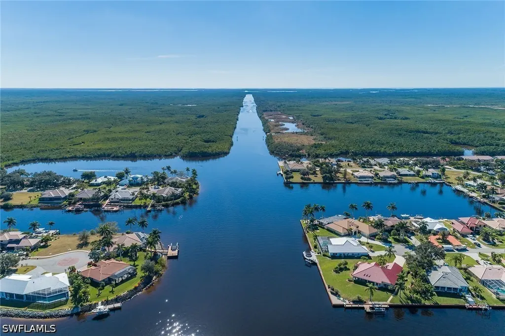 370 Stella Maris Drive N Naples FL 34114
