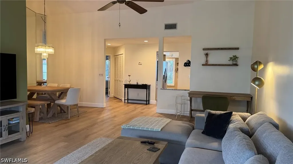 9828 Luna Circle Naples FL 34109