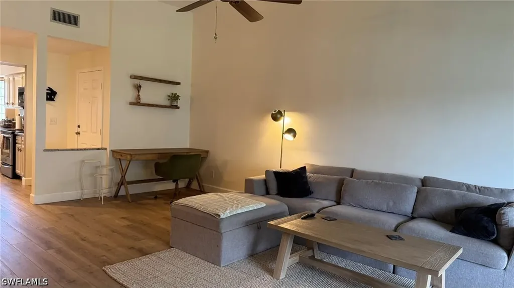 9828 Luna Circle Naples FL 34109