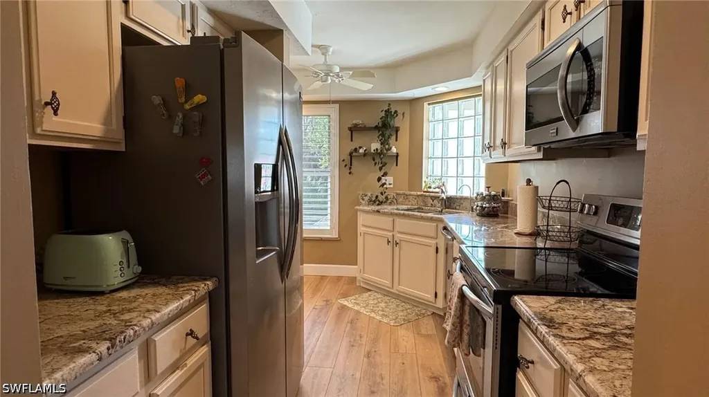 9828 Luna Circle Naples FL 34109