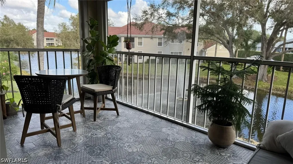9828 Luna Circle Naples FL 34109