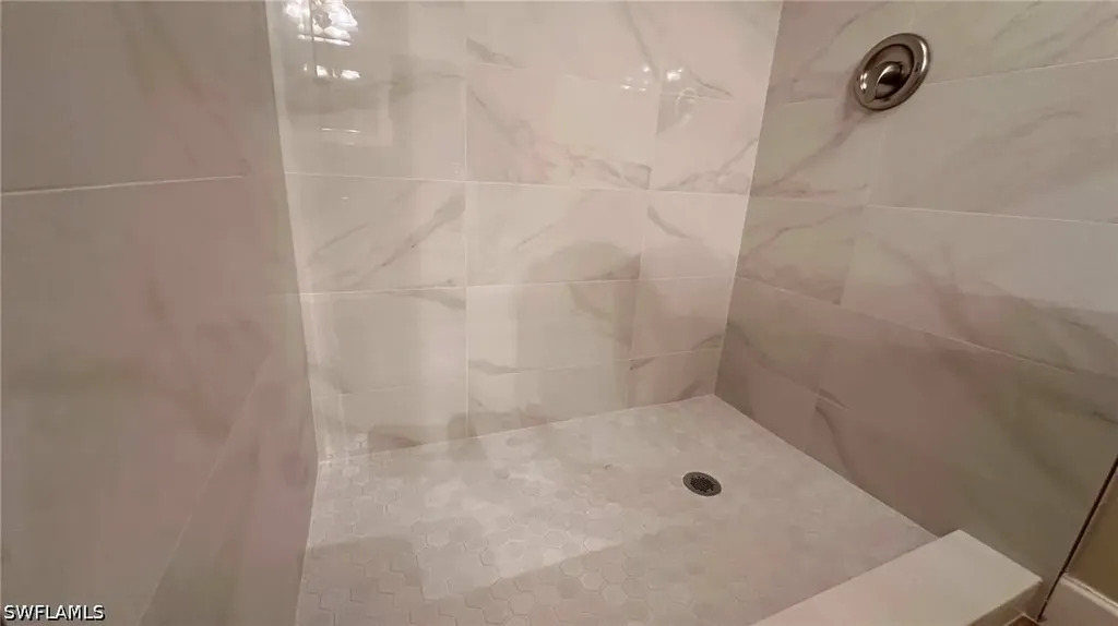 9828 Luna Circle Naples FL 34109