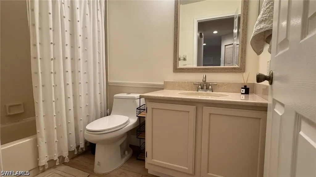 9828 Luna Circle Naples FL 34109