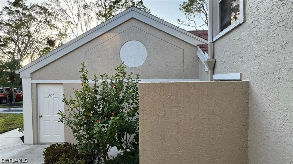 9828 Luna Circle Naples FL 34109