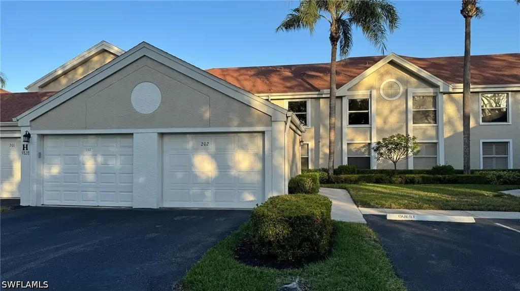 9828 Luna Circle Naples FL 34109