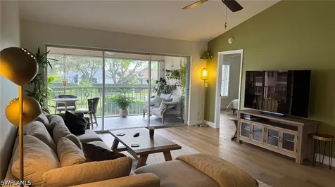 9828 Luna Circle Naples FL 34109