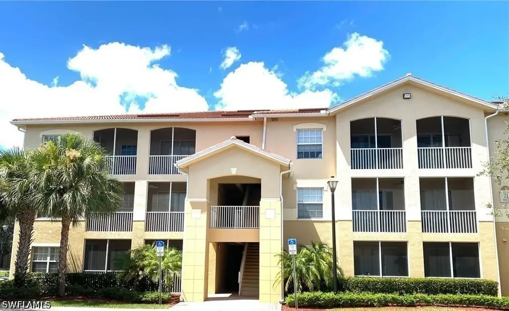 Fort Myers FL, 9015 Colby Drive, Unit 2021