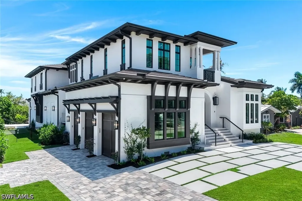 Naples FL, 1690 Chesapeake Avenue
