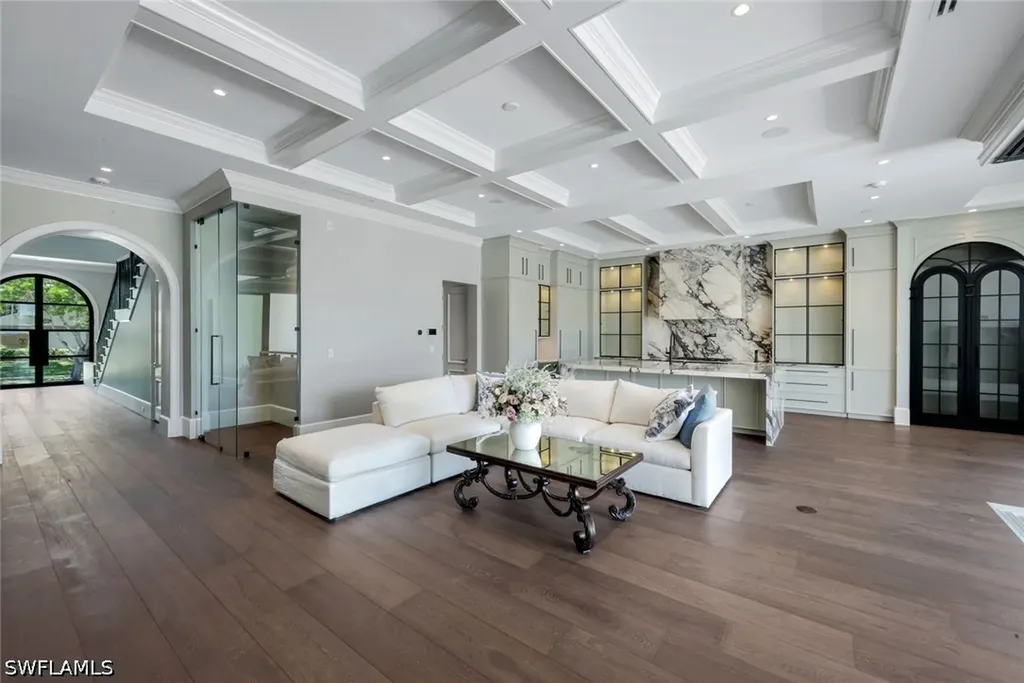 1690 Chesapeake Avenue Naples FL 34102